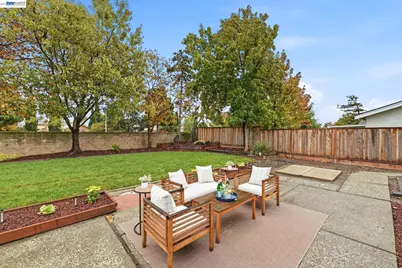 8146 Pebble Beach Ave, Newark, CA 94560 - Photo 3