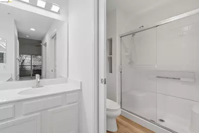 180 Caldecott #111, Oakland, CA 94618 - Photo 21