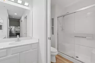 180 Caldecott, Oakland, CA 94618 - Photo 21