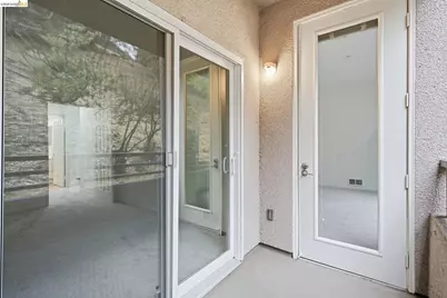 180 Caldecott #111, Oakland, CA 94618 - Photo 13