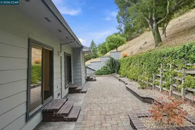 26 Broadmoor Street, Moraga, CA 94556 - Photo 25