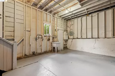 733 Grosvenor Pl, Oakland, CA 94610 - Photo 35