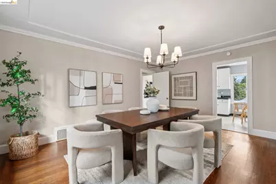 733 Grosvenor Pl, Oakland, CA 94610 - Photo 13