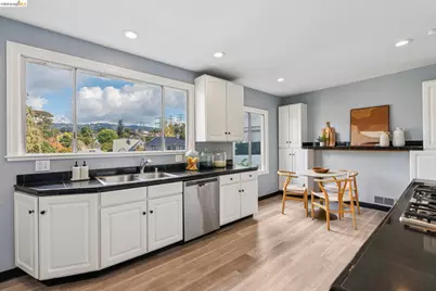 733 Grosvenor Pl, Oakland, CA 94610 - Photo 19