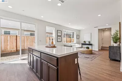126 Creek View Cir, Fairfield, CA 94533 - Photo 19