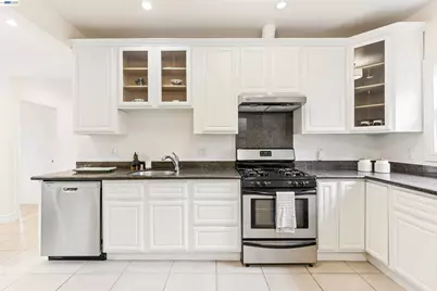 3140 27th St, Oakland, CA 94601 - Photo 11