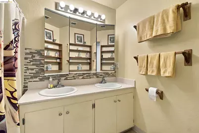 3421 Hackamore Dr, Hayward, CA 94541 - Photo 31