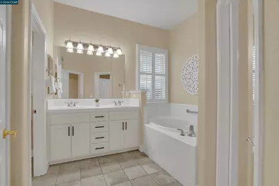 93 Pebble Ct, Brentwood, CA 94513 - Photo 25