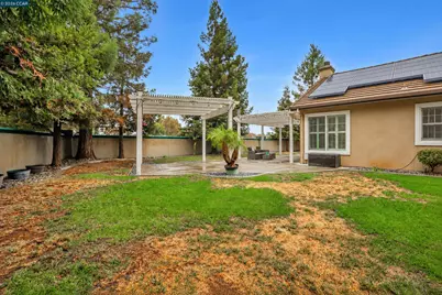 93 Pebble Ct, Brentwood, CA 94513 - Photo 33