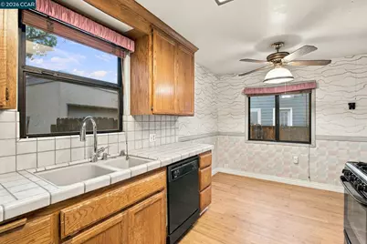 4944 Vannoy Ave, Castro Valley, CA 94546 - Photo 13