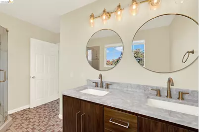 2080 Harrington Ave, Oakland, CA 94601 - Photo 39