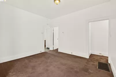 2440 12th Ave, Oakland, CA 94606 - Photo 7