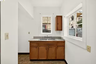 2440 12th Ave, Oakland, CA 94606 - Photo 9