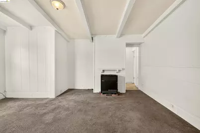 2440 12th Ave, Oakland, CA 94606 - Photo 27