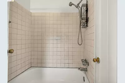2440 12th Ave, Oakland, CA 94606 - Photo 35