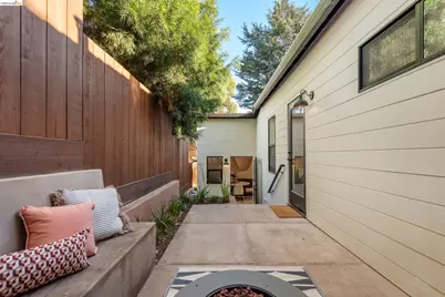 594 Kenmore Ave, Oakland, CA 94610 - Photo 47
