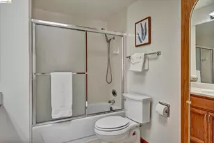 130 Samaria Ln, Oakland, CA 94619 - Photo 33