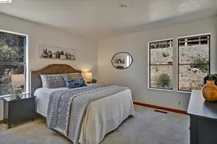 130 Samaria Ln, Oakland, CA 94619 - Photo 23
