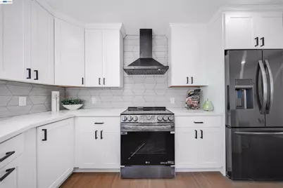1069 Central Blvd, Hayward, CA 94542 - Photo 11