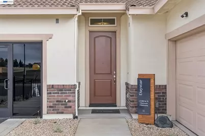 349 Maverick Drive, Vacaville, CA 95687 - Photo 5