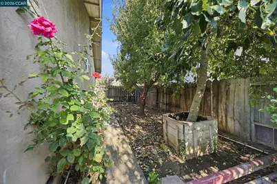 3310 Lancashire Pl, Concord, CA 94518 - Photo 31