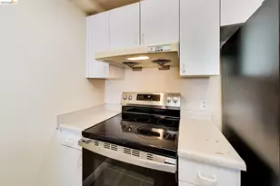 989 Webster St, Oakland, CA 94607 - Photo 9