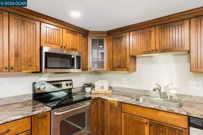 1401 Skycrest Dr #4, Walnut Creek, CA 94595 - Photo 17