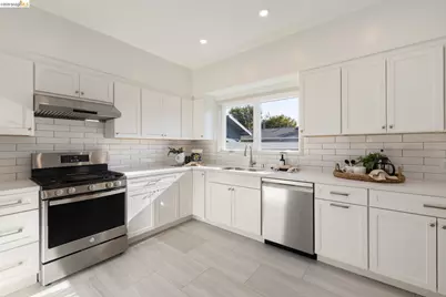 367 Cavour Street, Oakland, CA 94618 - Photo 19
