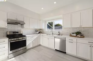 367 Cavour St, Oakland, CA 94618 - Photo 19