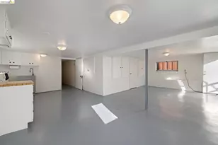 367 Cavour St, Oakland, CA 94618 - Photo 47