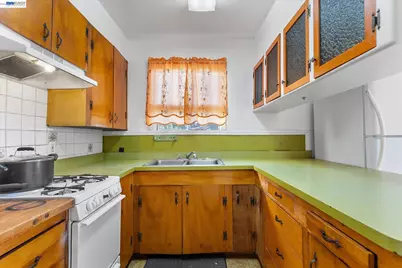 874 Arlington Ave, Oakland, CA 94608 - Photo 31