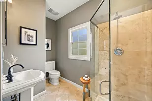 984 Longridge Rd, Oakland, CA 94610 - Photo 25