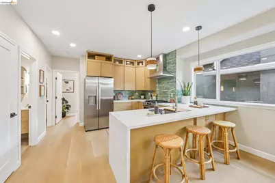 4956 Manila Ave, Oakland, CA 94609 - Photo 13