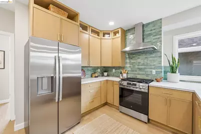4956 Manila Ave, Oakland, CA 94609 - Photo 15