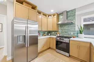 4956 Manila Ave, Oakland, CA 94609 - Photo 15