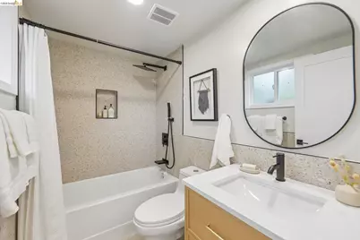 4956 Manila Ave, Oakland, CA 94609 - Photo 23