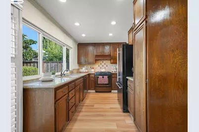 8047 Del Monte Ave, Newark, CA 94560 - Photo 13