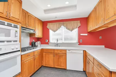 2353 Silver Creek Cir, Antioch, CA 94509 - Photo 9