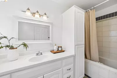 7425 Moeser Ln, El Cerrito, CA 94530 - Photo 39