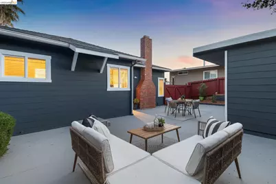 7425 Moeser Ln, El Cerrito, CA 94530 - Photo 17