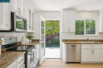 13 Anne Ct, Walnut Creek, CA 94598 - Photo 11