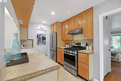 15738 Via Seco, San Lorenzo, CA 94580 - Photo 13