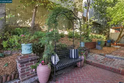 430 Adams St, Oakland, CA 94610 - Photo 5