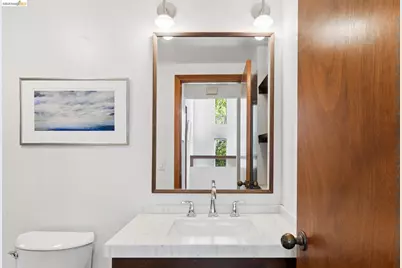 318 Capricorn Ave, Oakland, CA 94611 - Photo 23