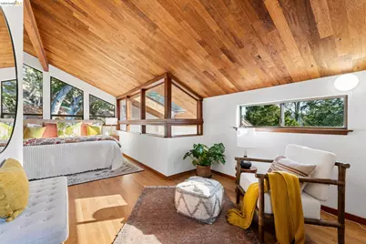318 Capricorn Ave, Oakland, CA 94611 - Photo 29