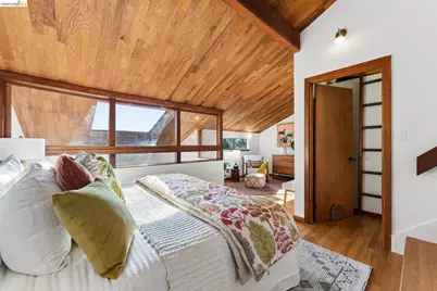 318 Capricorn Ave, Oakland, CA 94611 - Photo 27