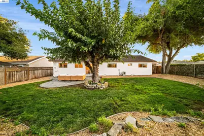 8035 Holanda Ln, Dublin, CA 94568 - Photo 33
