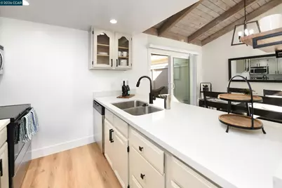 328 Ridgeview Dr, Pleasant Hill, CA 94523 - Photo 3