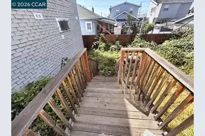 5383 Bancroft Ave, Oakland, CA 94601 - Photo 11