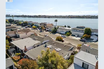 2705 Bayview Dr, Alameda, CA 94501 - Photo 29